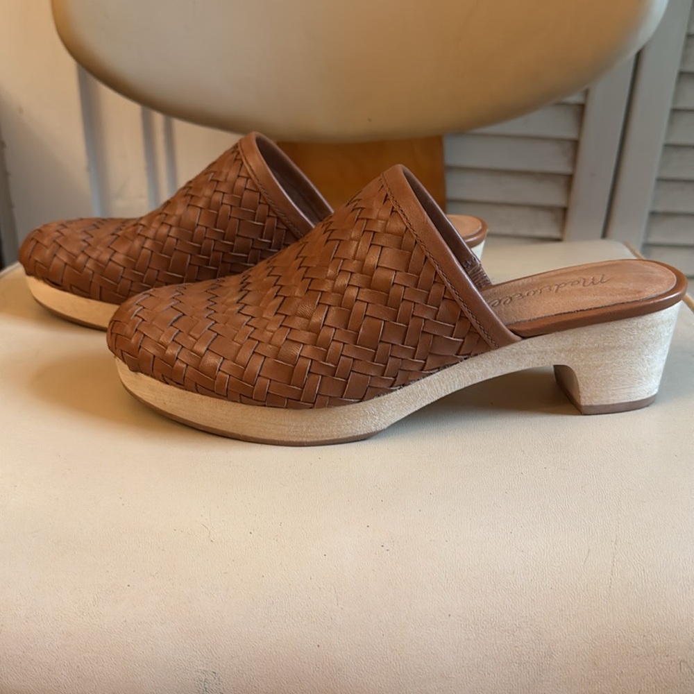 Madewell Woven Leather Clogs-The Jordyn
Platform. 
Heel 2 1/4”
Size 6 1/2. 
EUC